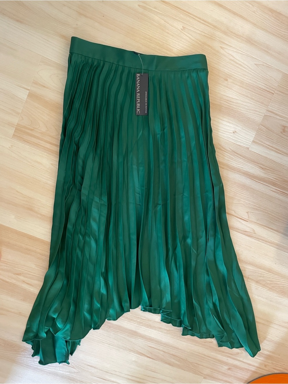 Banana Republic Green Asymmetrical Pleated Midi Skirt